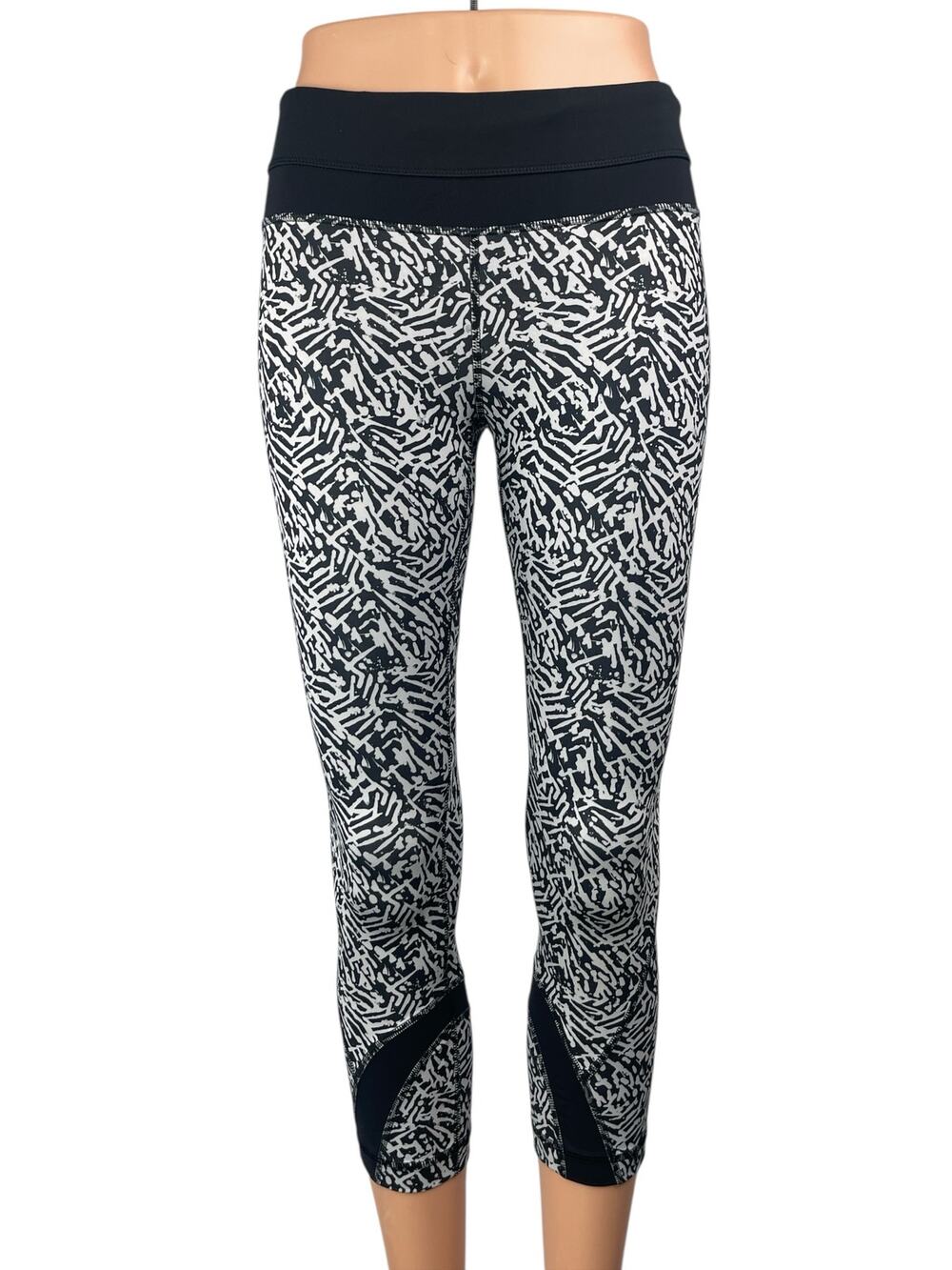 Lululemon Run Inspire Black Animal Print Skinny Activewear Crop Leggings Pants S